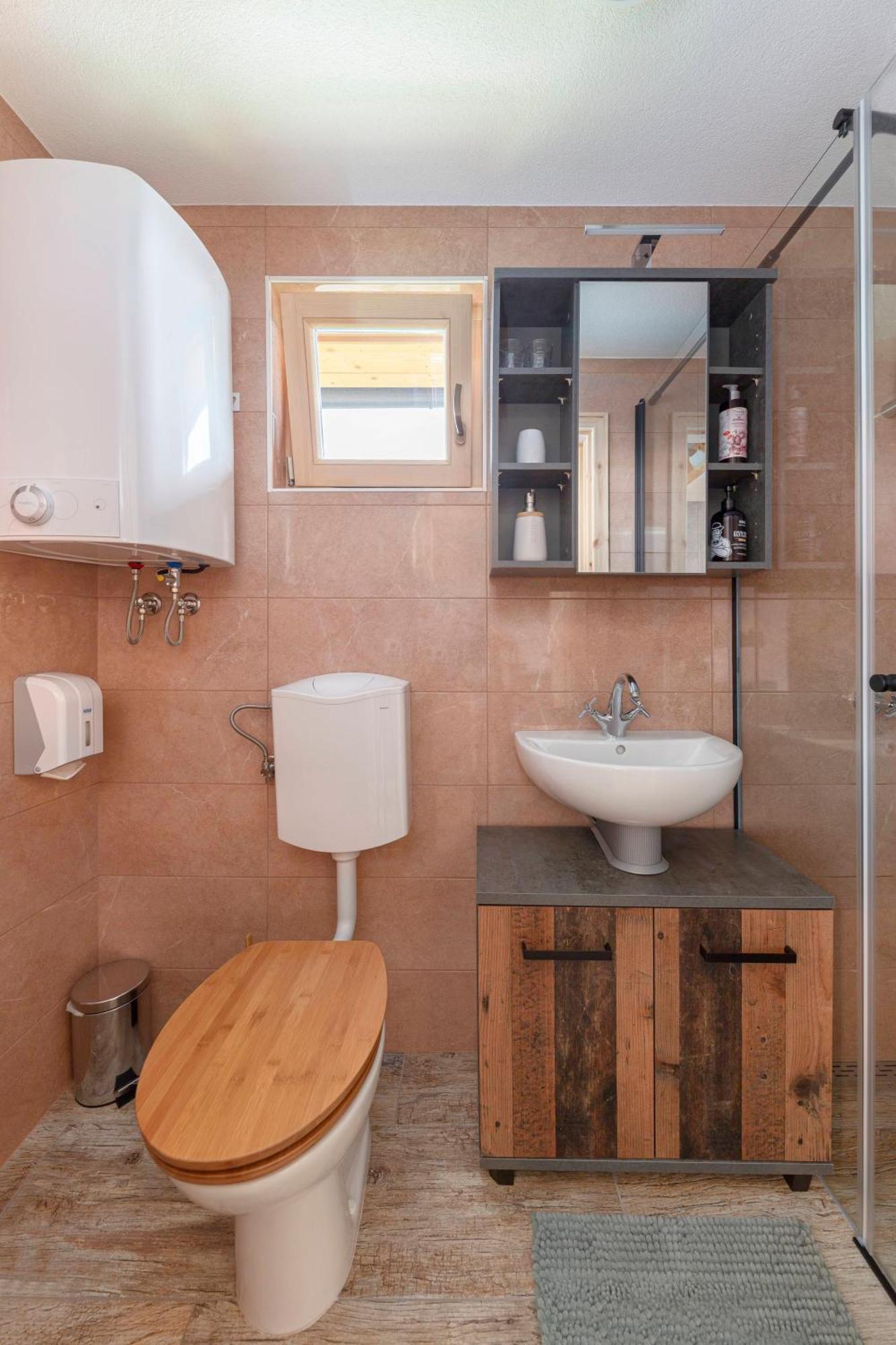 Appartement Pr' Koncovc à Kranj Extérieur photo